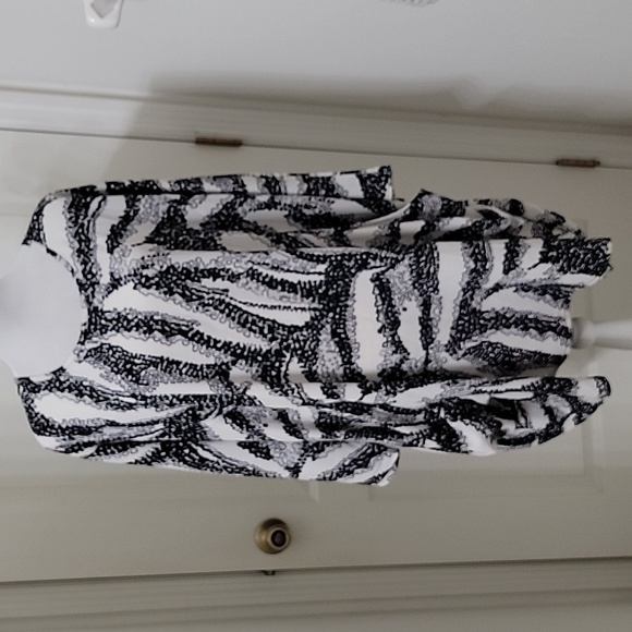 Transparente Size Unknown Lagenlook Style Tunic w/ Slouchy Pockets, White/Black - Picture 1 of 10